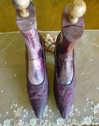 JONES, PETTERSON &amp; NEWHALL Co. Lamé-Abendpumps, ca. 1910