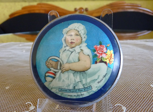 Puderdose, England, ca. 1931