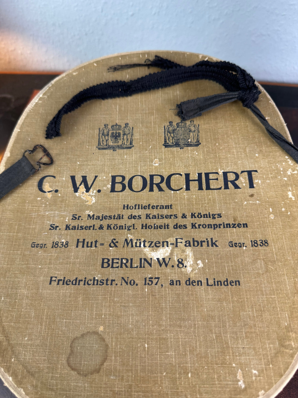 Rare C. W. Borchert Berlin antique hat box, oval form, court supplier, with recipient label
