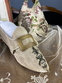Bestickte Rokoko-Schuhe, ca. 1790