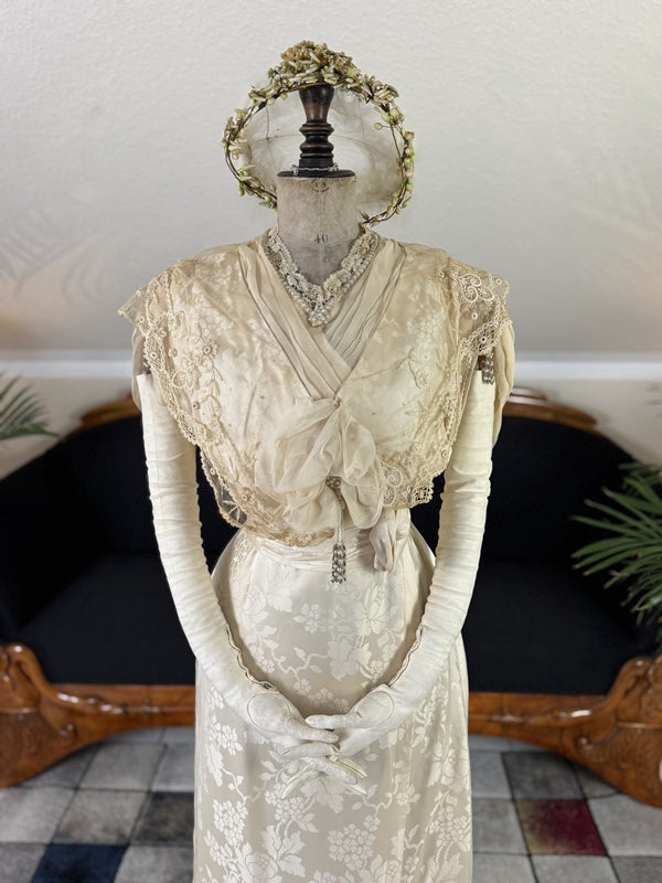 Antikes Hochzeitskleid aus der Titanic-Ära, ca. 1912