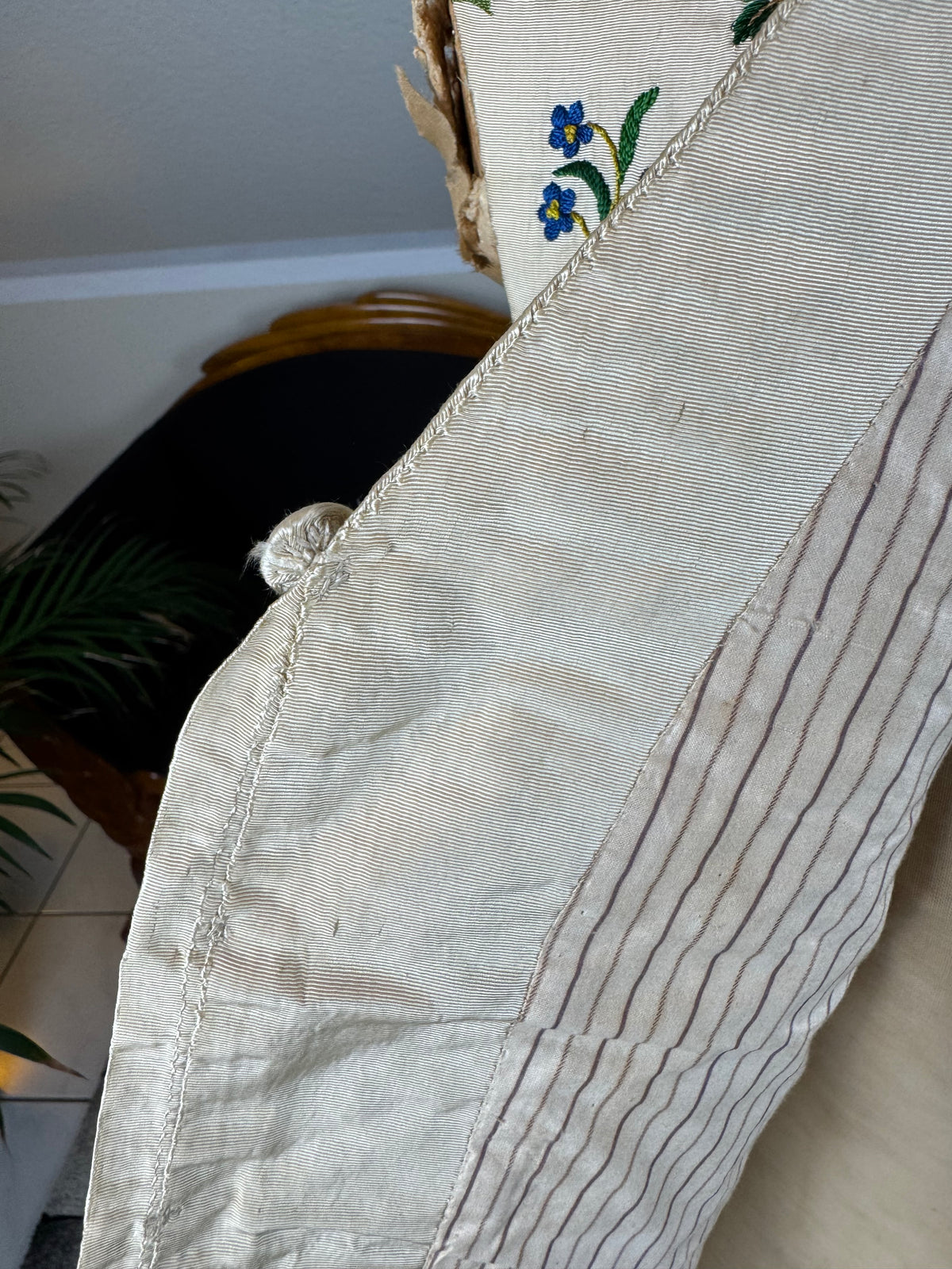 Georgian Cream Silk Embroidered Waistcoat, England ca. 1790 – Vibrant Antique Menswear