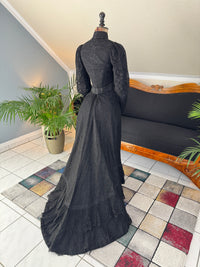 Edwardian black lace day dress, early 20th‑century fashion