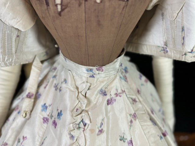 Antikes Seidenabendkleid mit Tagesoberteil, ca. 1864
