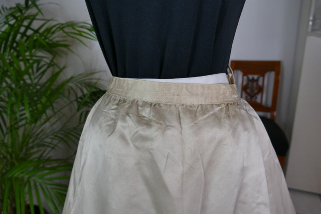 Victorianisches Abendkleid, ca. 1893 – Originaler Antik-Abendkleid aus den 1890er Jahren