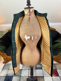 Seltene viktorianische Reitjacke, ca. 1878 – Grüner Samt, gestepptes Seidenfutter, historische Reitsportmode