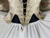 Seltenes Rokoko-Mieder, ca. 1765 – handgenähtes französisches Kleidungsstück aus dem 18. Jahrhundert