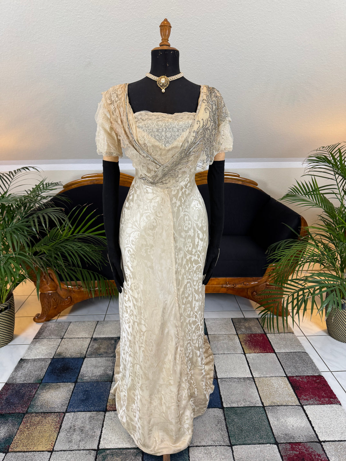 Edwardian wedding ensemble by Reville & Rossiter London with original box, shoes and accessories, Lady Gillman provenance, 1911