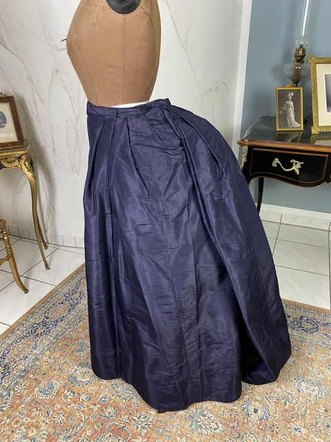 Reisekleid im Polonaise-Stil, England, ca. 1875