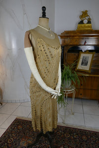 Antikes Flapper-Abendkleid, ca. 1926 – Perlenverzierte Jazz-Age-Silhouette