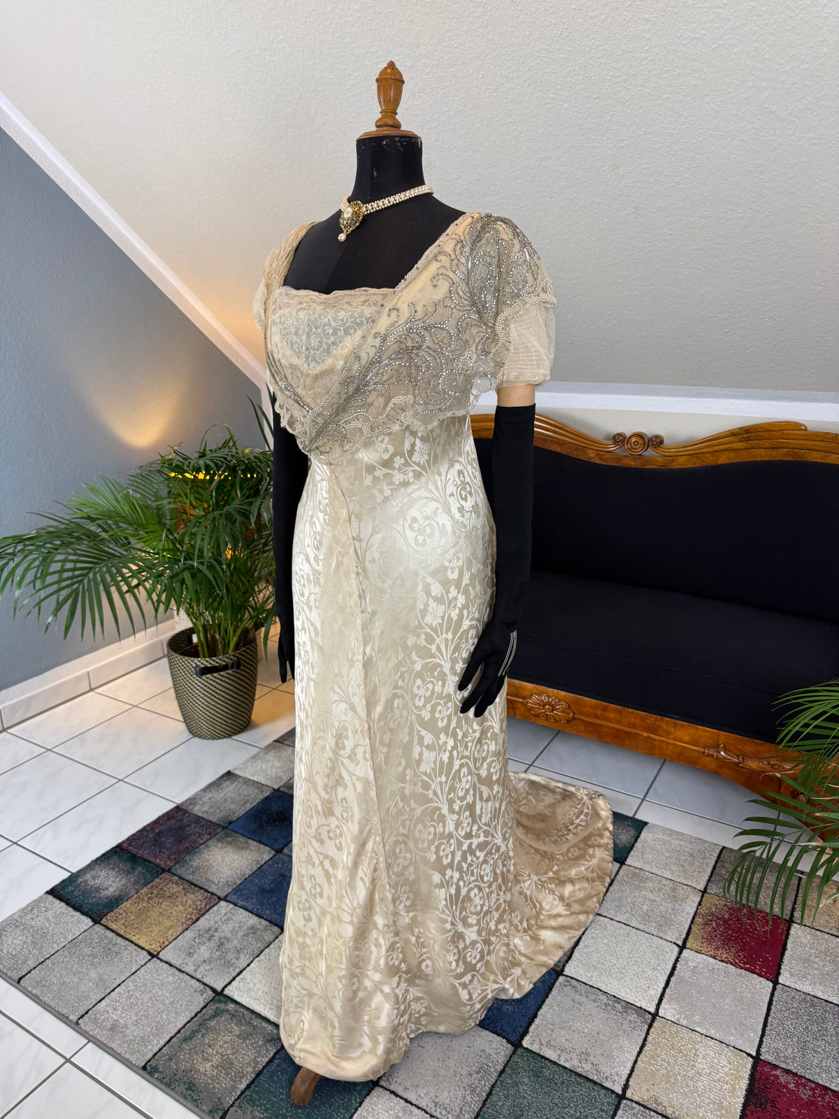 Edwardian wedding ensemble by Reville & Rossiter London with original box, shoes and accessories, Lady Gillman provenance, 1911