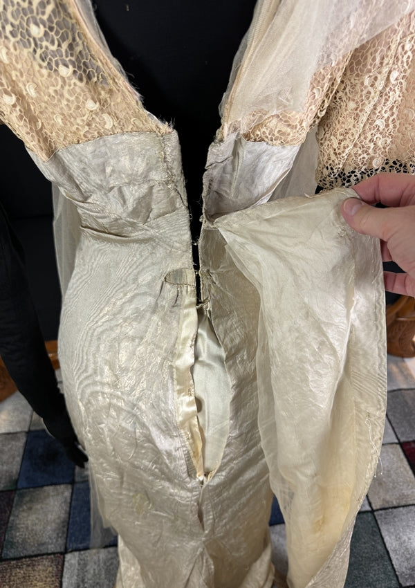Antikes silbernes Lamé-Abendkleid aus der Titanic-Ära, ca. 1912