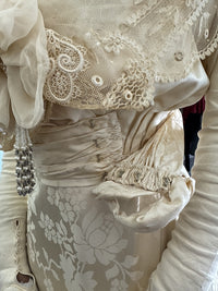 Antikes Hochzeitskleid aus der Titanic-Ära, ca. 1912