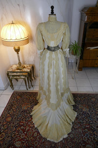 Antikes edwardianisches Kleid von 1901 – MACHARET New York & Paris Zweiteiliges Ensemble aus Seide und Spitze