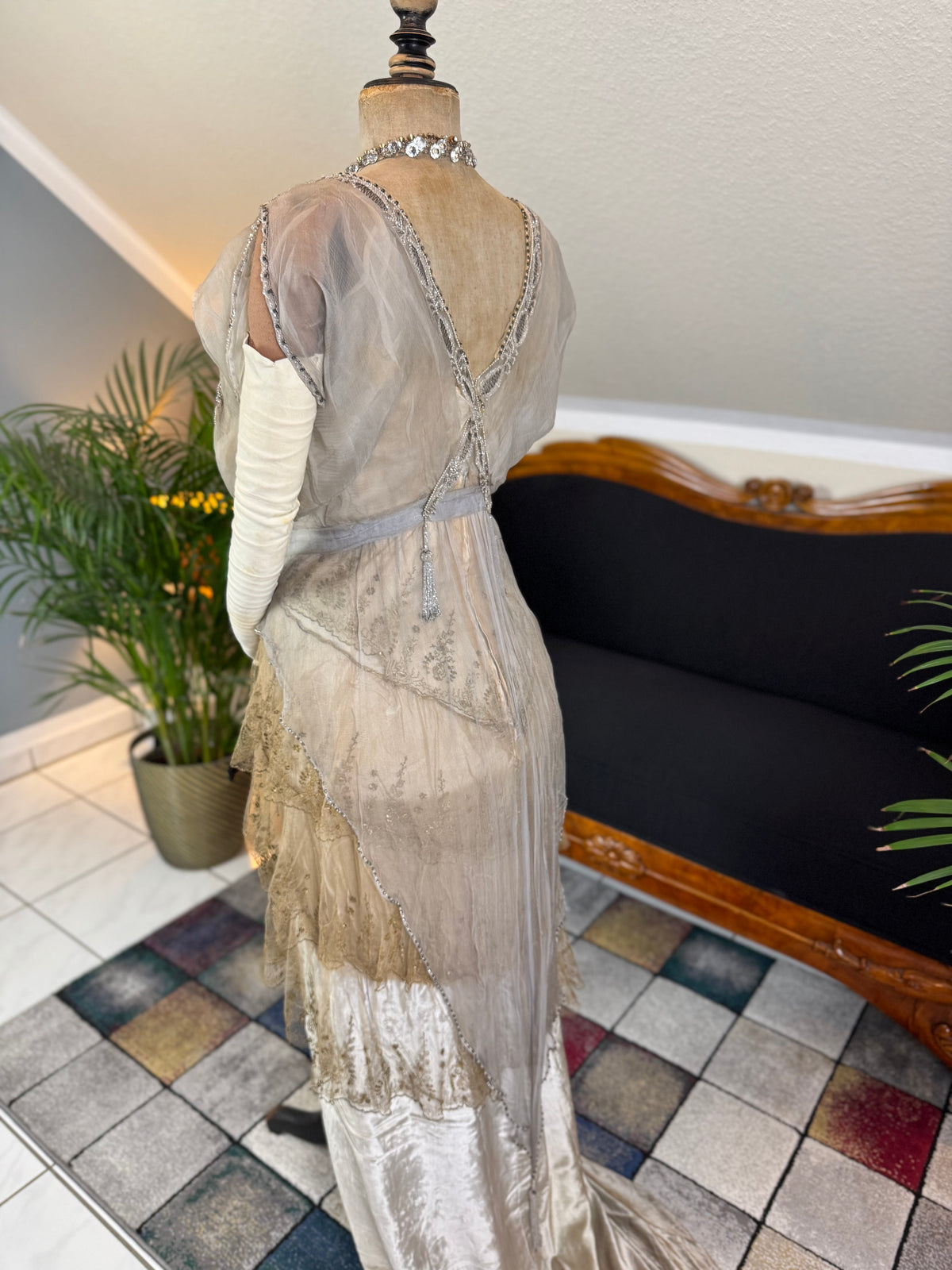 Antikes GUSTAVE BEER Abendkleid – Seidenchiffon &amp; Samt, Paris Couture ca. 1912