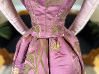 Antikes lilafarbenes Seiden-Ballkleid aus der viktorianischen Ära, ca. 1895