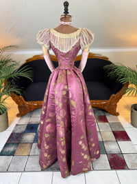 Antikes lilafarbenes Seiden-Ballkleid aus der viktorianischen Ära, ca. 1895