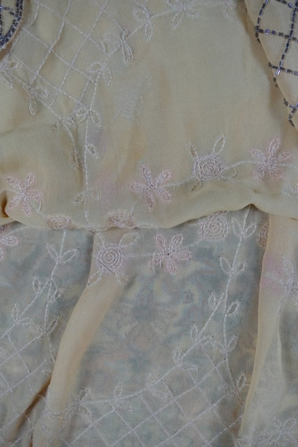Antikes seidenes, perlenbesetztes Cocktailkleid, ca. 1926