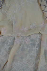 Antikes seidenes, perlenbesetztes Cocktailkleid, ca. 1926
