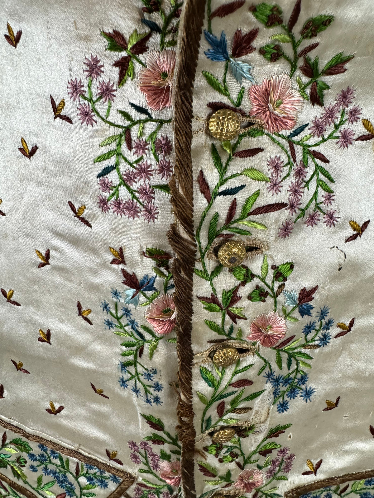 Antike Weste und blaue knielange Seidenhose, ca. 1790 – Besticktes florales Herrenensemble