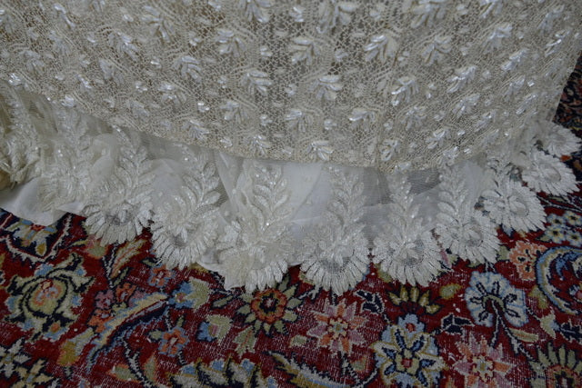 Antikes besticktes Spitzen-Bustle-Überkleid, 1880er Jahre