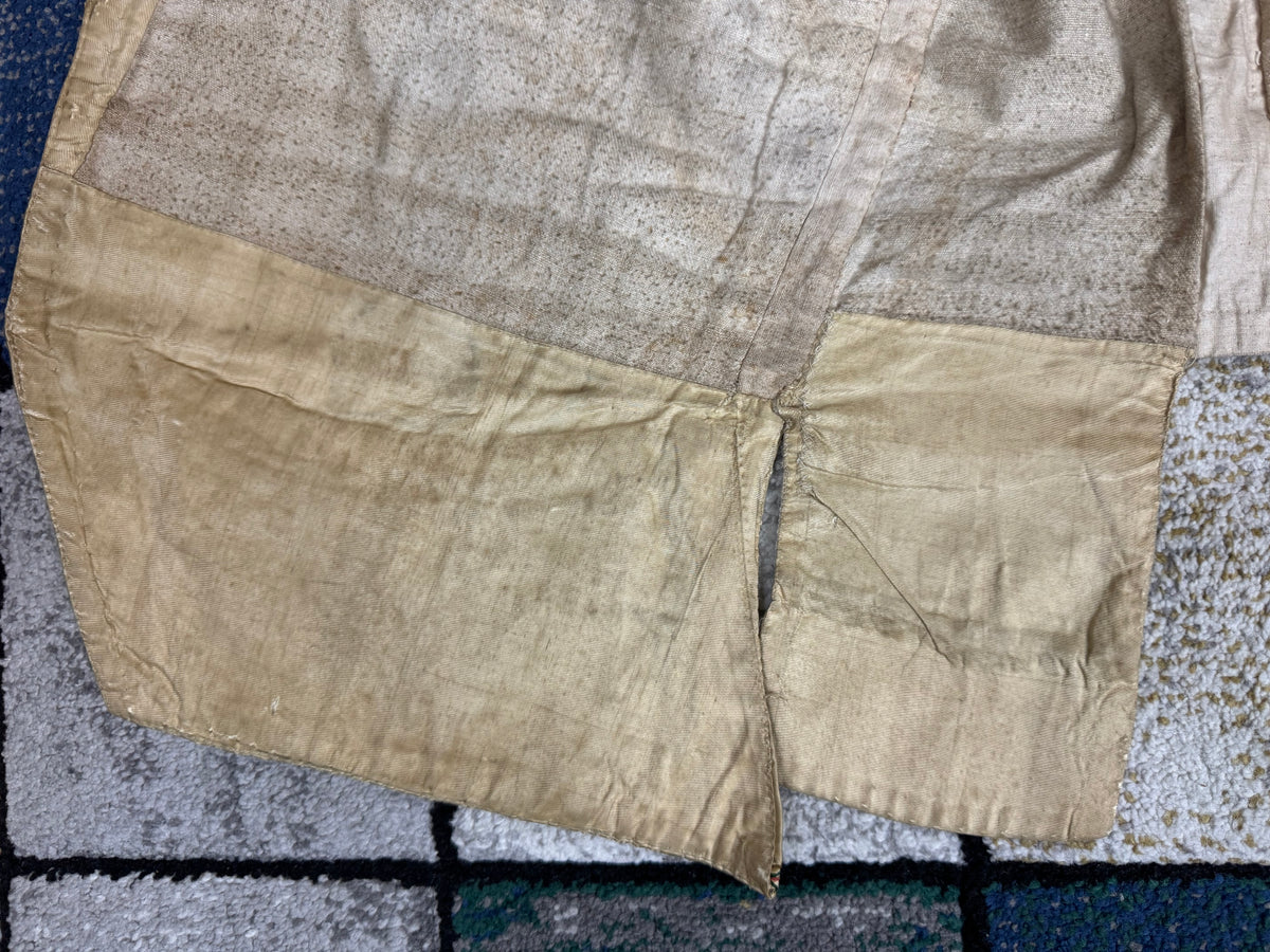 Cream Silk Embroidered Waistcoat, England ca. 1770 – Long‑Line Georgian Men’s Fashion