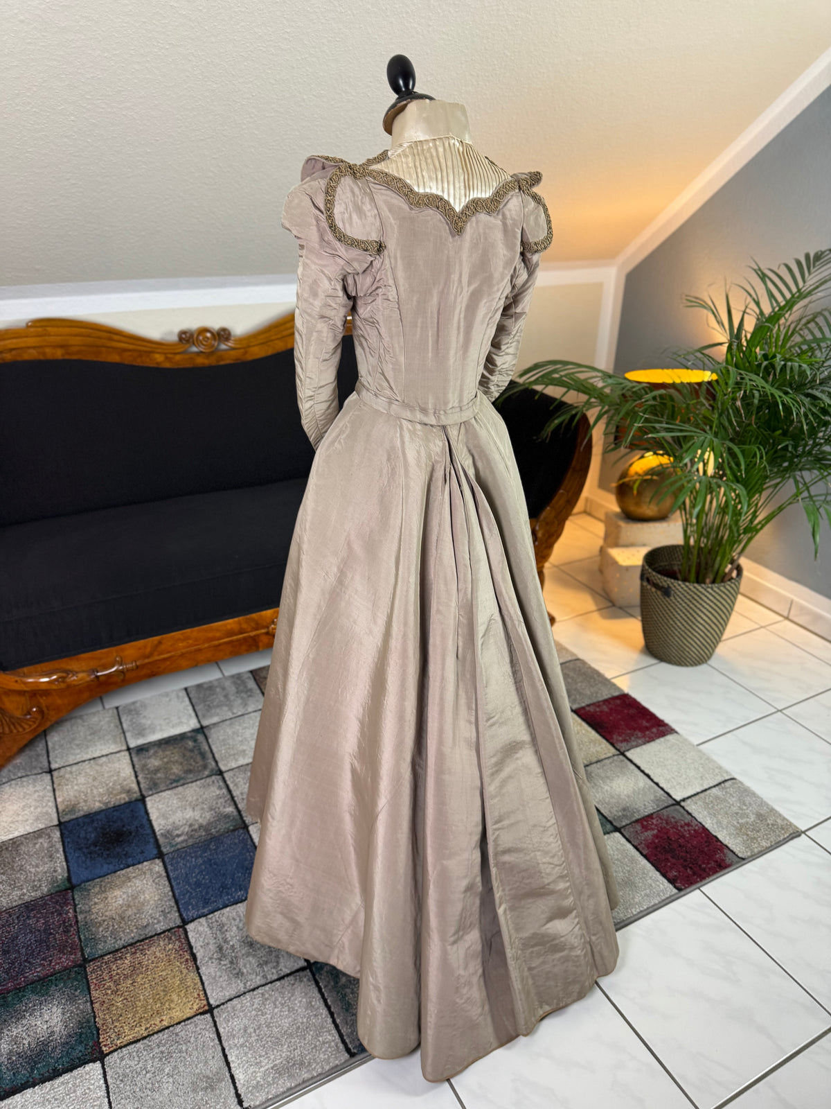 Antikes viktorianisches Gehkleid, ca. 1897 - Dreiteiliges englisches Ensemble