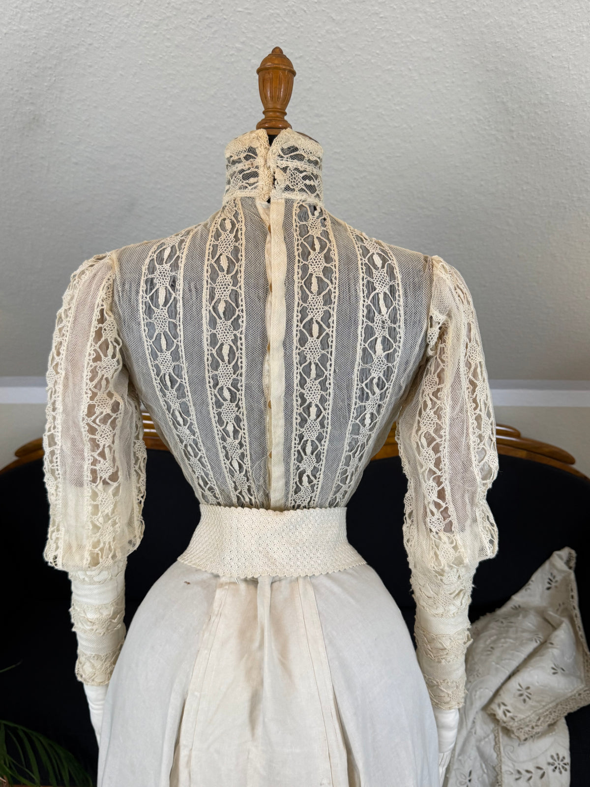 Antique Four‑Piece Edwardian Walking Dress ca. 1910 – Linen, Lace & Lady Gillman Provenance