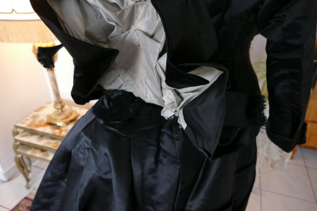 EMILE PINGAT Antikes viktorianisches Tournürenkleid, Paris, ca. 1882