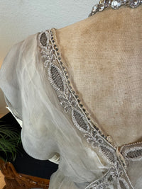 Antikes GUSTAVE BEER Abendkleid – Seidenchiffon &amp; Samt, Paris Couture ca. 1912