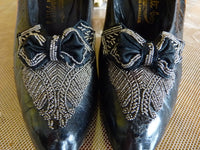 CH WOLFELT Co. Abendpumps einer jungen Dame, ca. 1904
