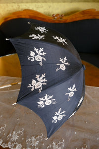 Brüsseler Spitzenschirm mit Spulenapplikation, ca. 1870