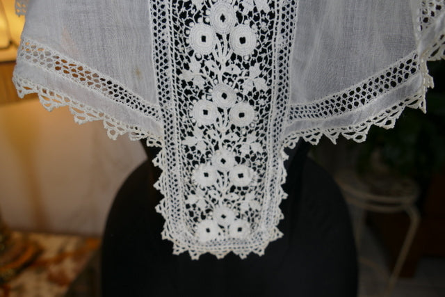 Jabot, um 1910