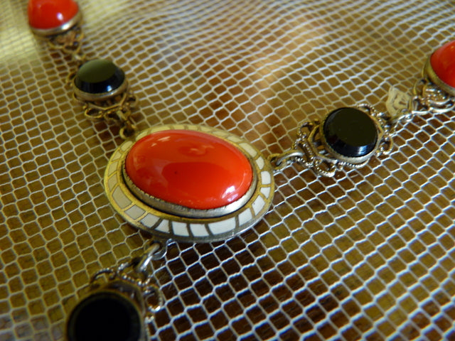 Art Deco Emaille Halskette aus schwarzem &amp; rotem Glas, 1920er