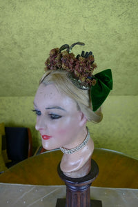 Frau. JOSSE Elegante Haube, Paris, ca. 1884
