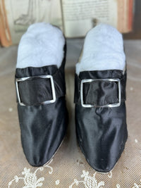 Spätbarocke Damenschuhe, 1730er–1740er Jahre – Seltene englische Seidenschuhe aus dem 18. Jahrhundert