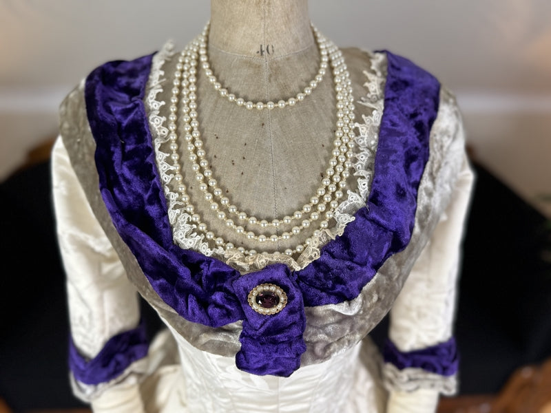 SCOTT Antikes Abendkleid aus Seide, Liverpool, ca. 1890