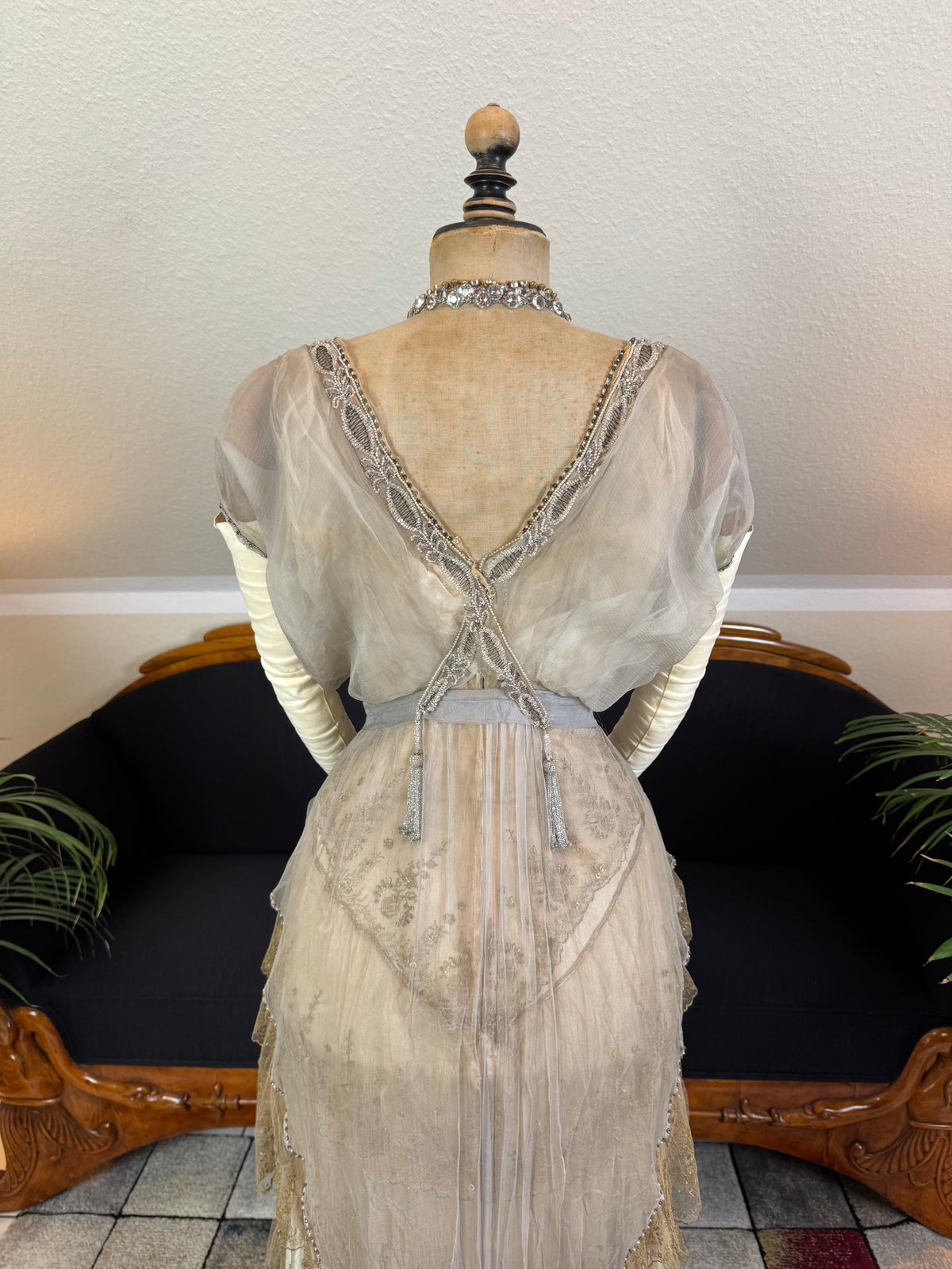 Antikes GUSTAVE BEER Abendkleid – Seidenchiffon &amp; Samt, Paris Couture ca. 1912