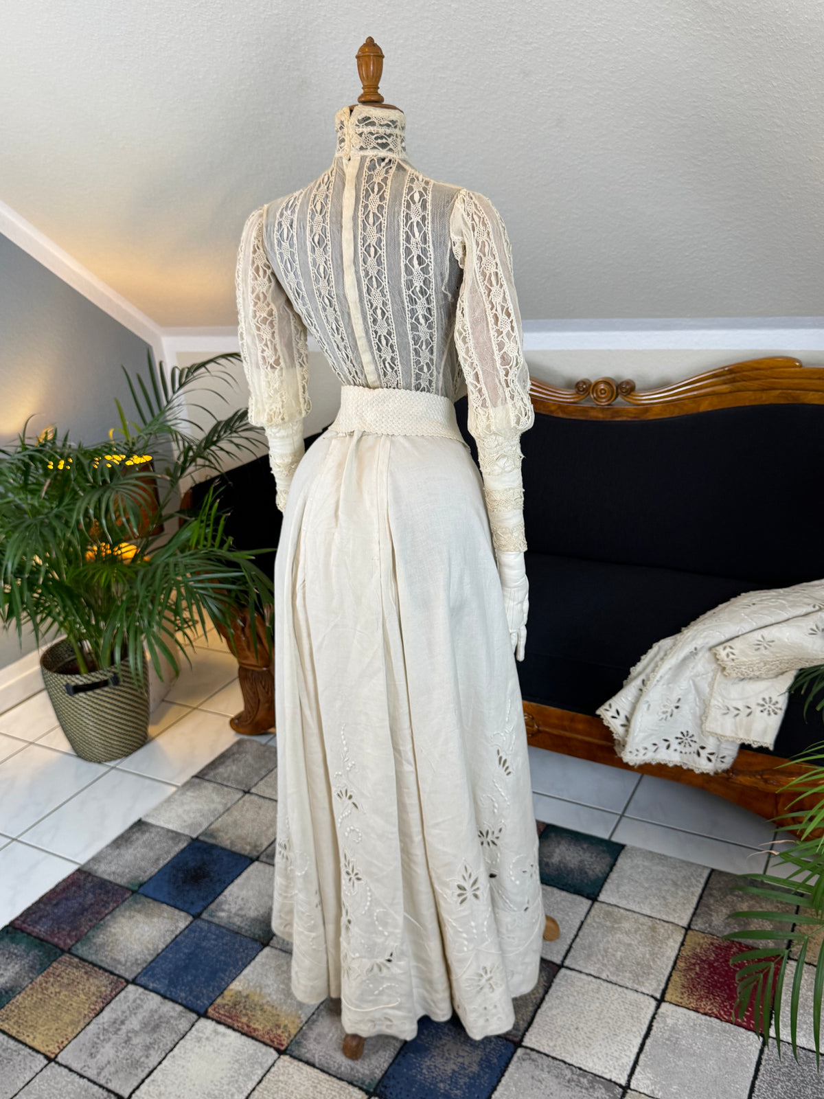 Antique Four‑Piece Edwardian Walking Dress ca. 1910 – Linen, Lace & Lady Gillman Provenance