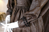Antike Biedermeier Mutter-Tochter Moiré-Seiden-Nachmittagskleider, 1840er Jahre