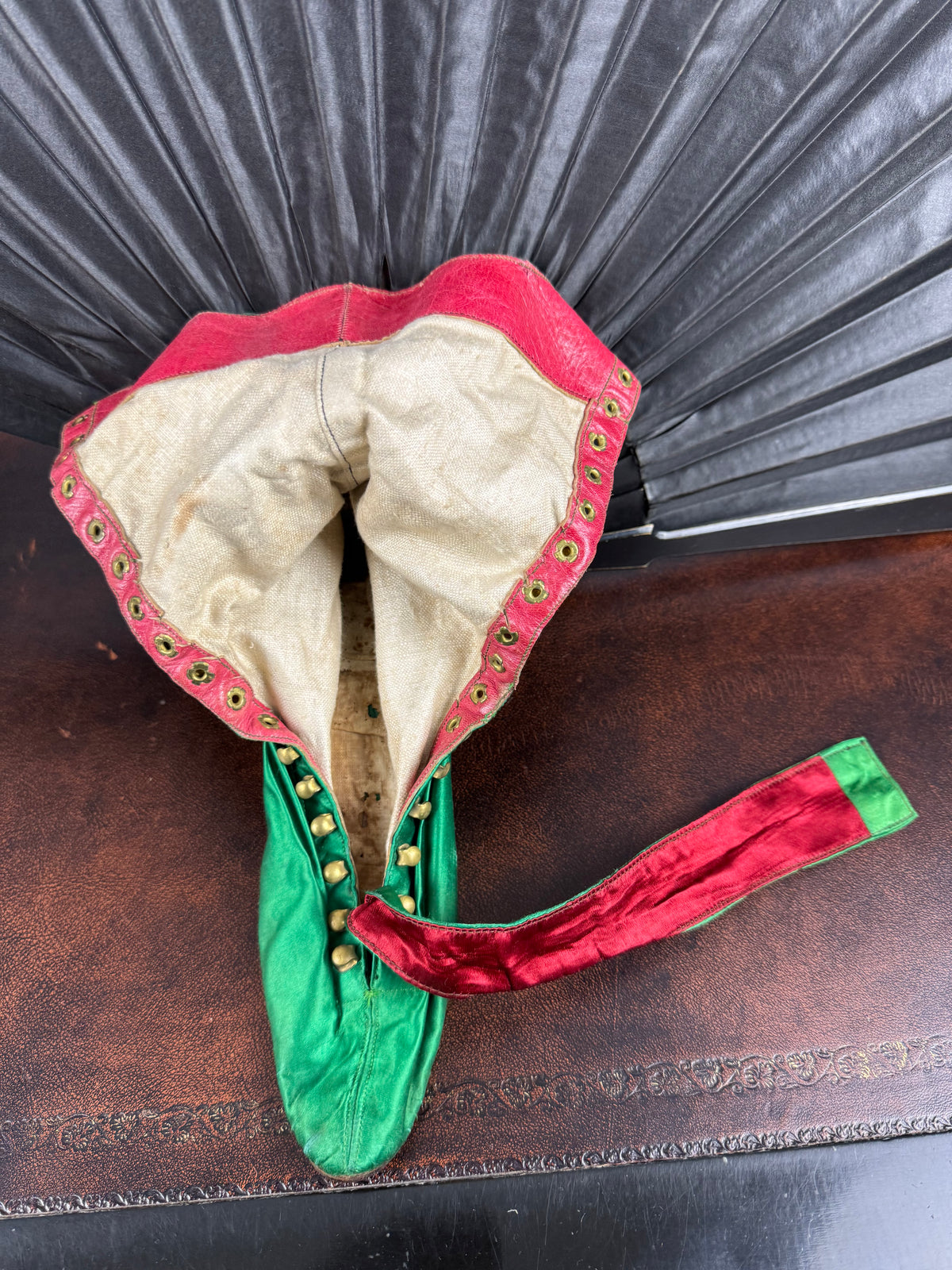 Victorian Green Silk Lace‑Up Boots, ca. 1875 – Low Heel, Brass Fasteners, Red Leather Lining