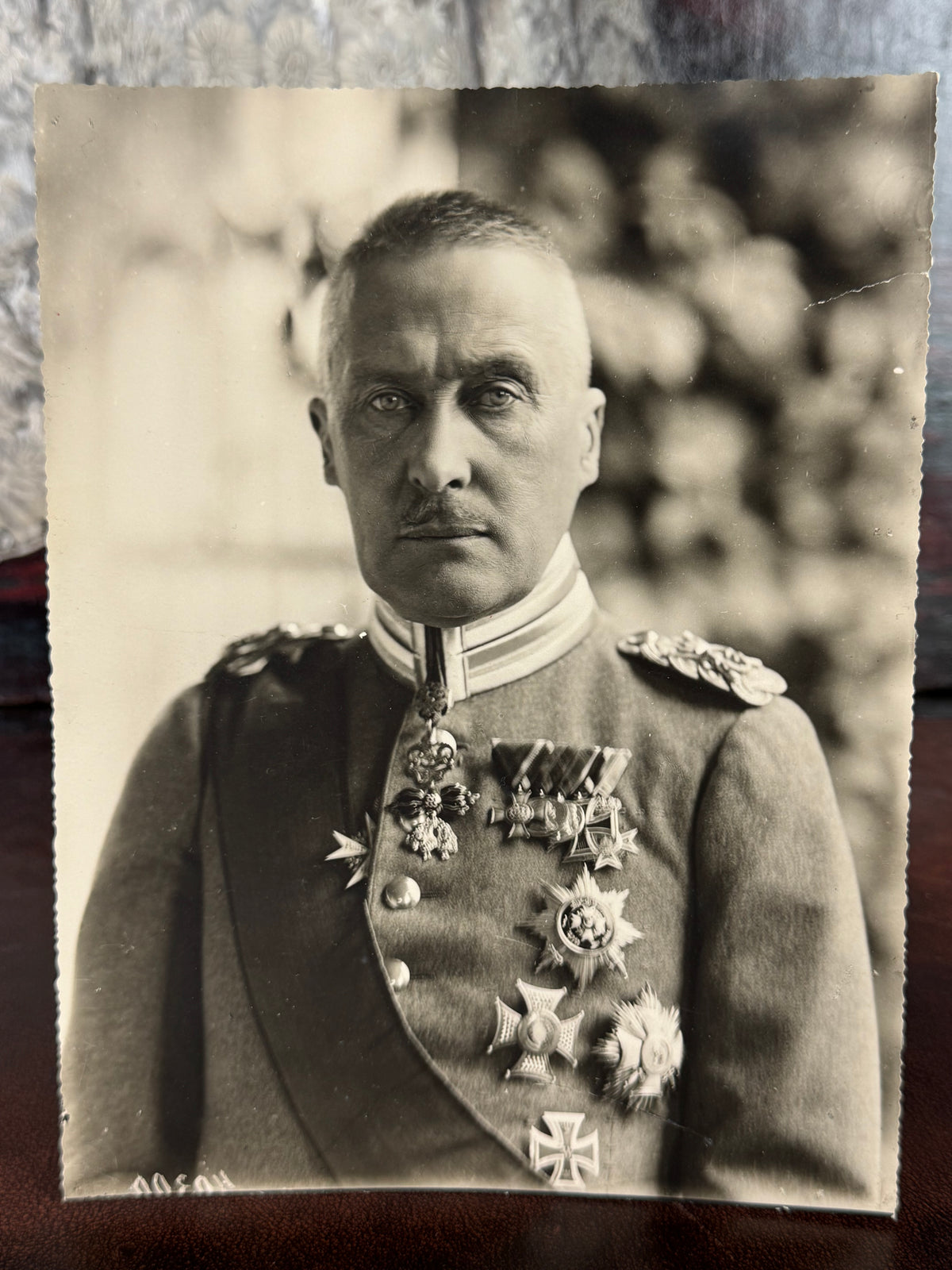 ROYAL Antikes Paar Spitzen-Taschentücher mit Toskana-Württemberg Doppelwappen aus der Aussteuer von Erzherzogin Maria Immakulata, um 1900