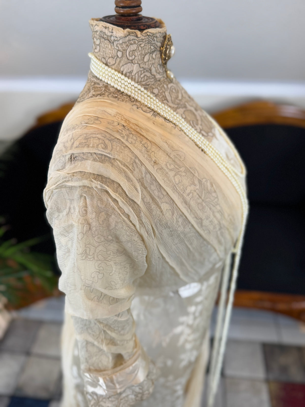 Evening Dress 1912 – Cream Silk Brocade with Lace & Crepe Drapes by M. E. Humble, Court Dressmaker, Lady Gillman Provenance