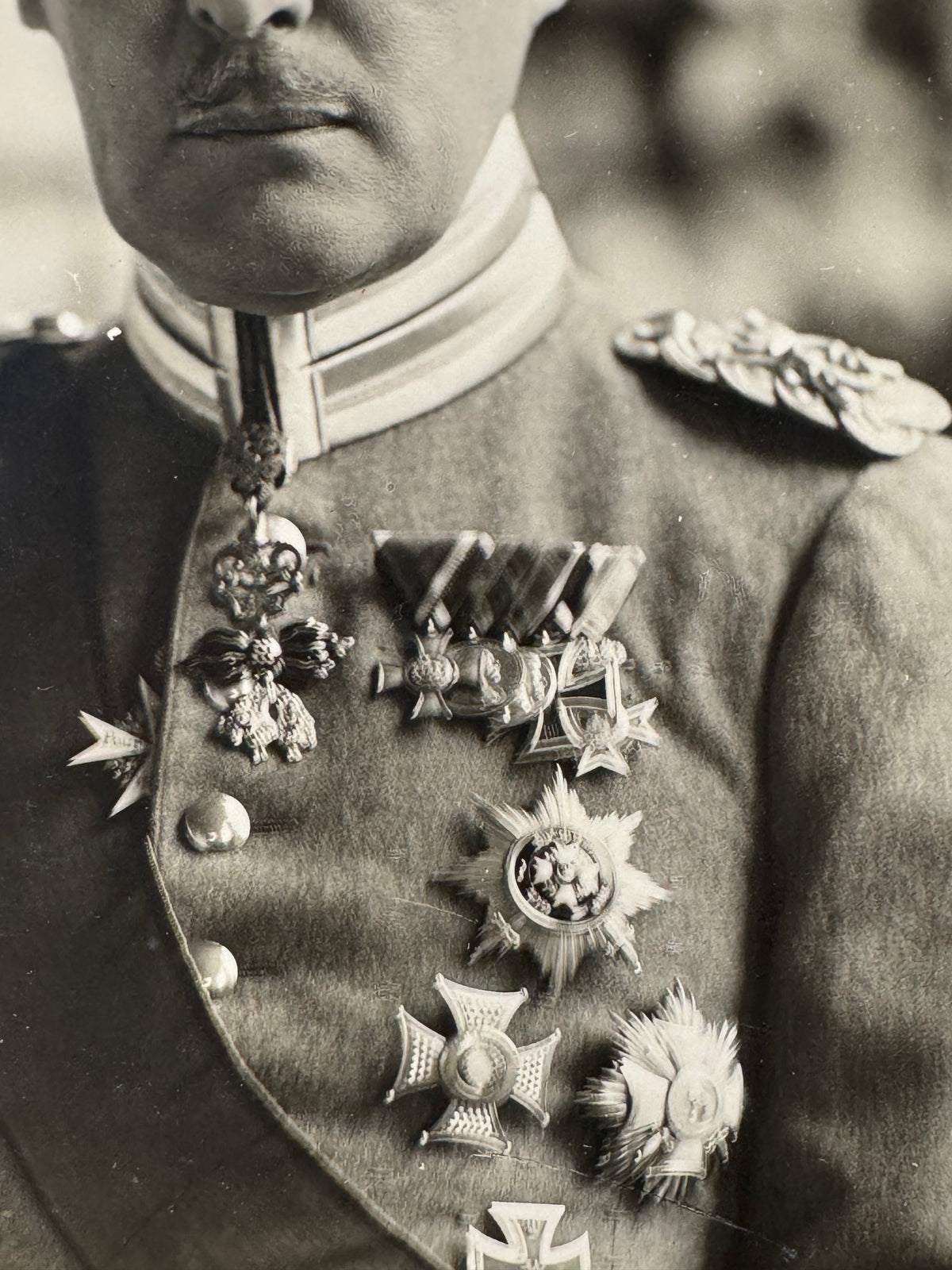 ROYAL Antikes Paar Spitzen-Taschentücher mit Toskana-Württemberg Doppelwappen aus der Aussteuer von Erzherzogin Maria Immakulata, um 1900