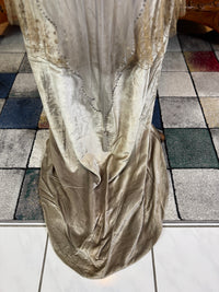 Antikes GUSTAVE BEER Abendkleid – Seidenchiffon &amp; Samt, Paris Couture ca. 1912