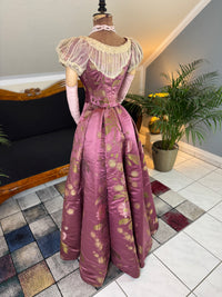 Antikes lilafarbenes Seiden-Ballkleid aus der viktorianischen Ära, ca. 1895