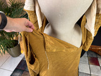 Antikes Regency-Kleid aus goldener Moiré-Seide, ca. 1815-1820