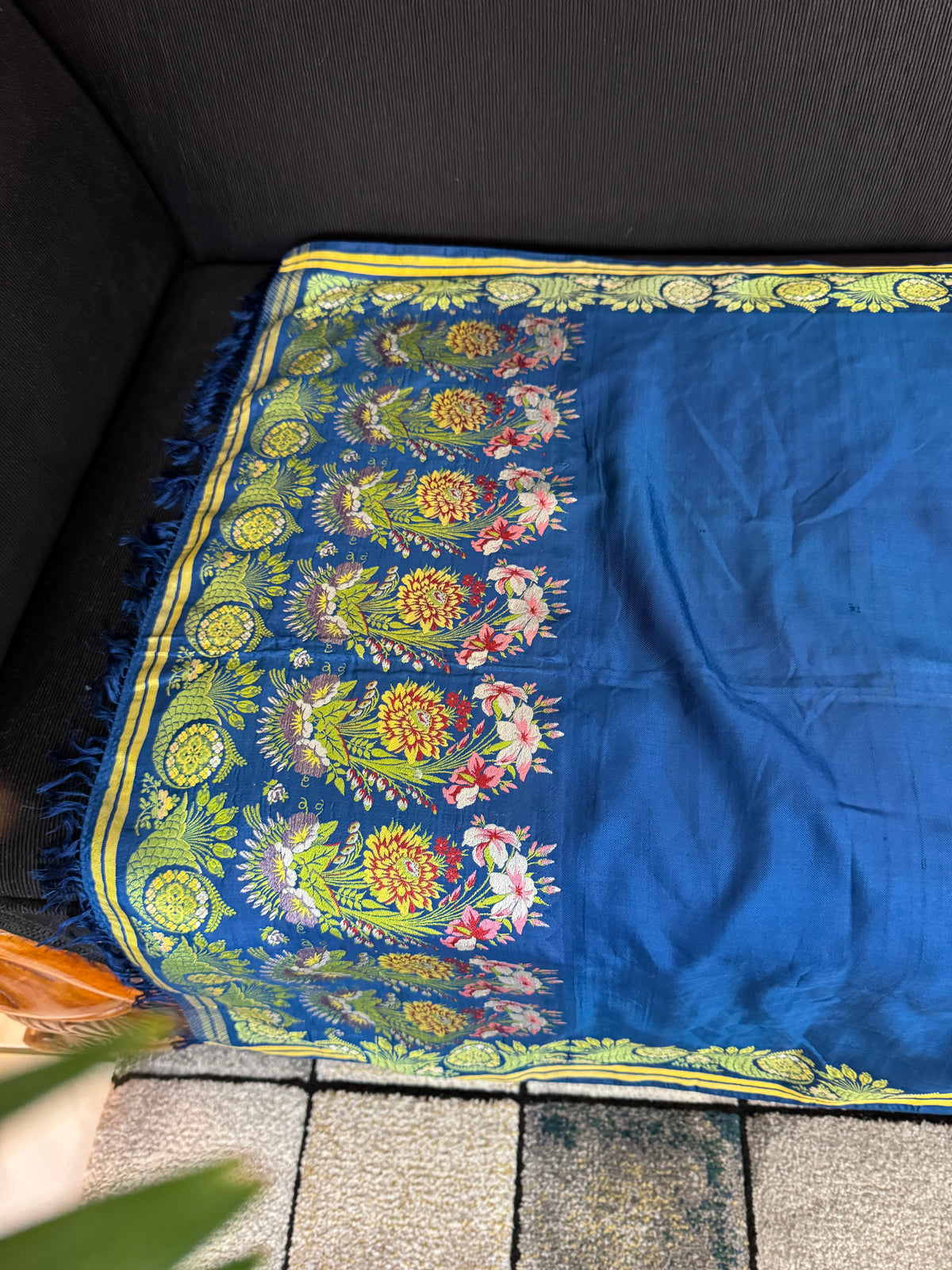 Rokoko-Eleganz in Spitalfields-Seide – Antike Stola, ca. 1790