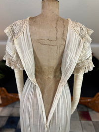 Antikes edwardianisches Teekleid aus Leinen, ca. 1906