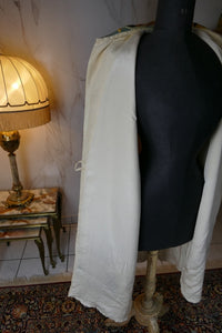 Ägyptische Revival Seidenjacke, ca. 1924 – Appliqué-Motive mit Sphinx, Skarabäus & Pyramide